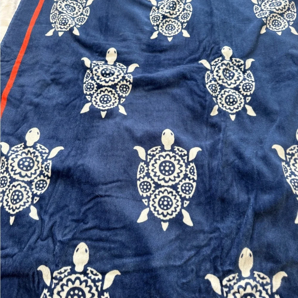 NWT Vera Bradley Turtles Beach Towel With Large Matching Flip Flops